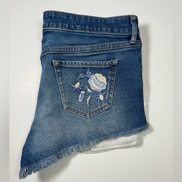Hollister Lowrise Short Short Embroidered Rose Denim Women's Shorts size 9 W 29 - Picture 1 of 11